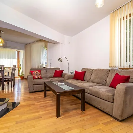 2bd-2bthr Close To The Ancient Town *